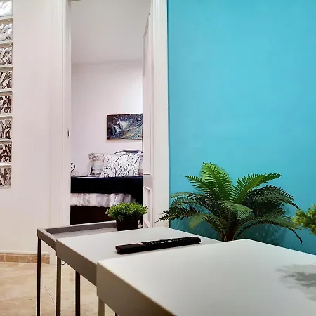 Junto A Calle Larios Apartment